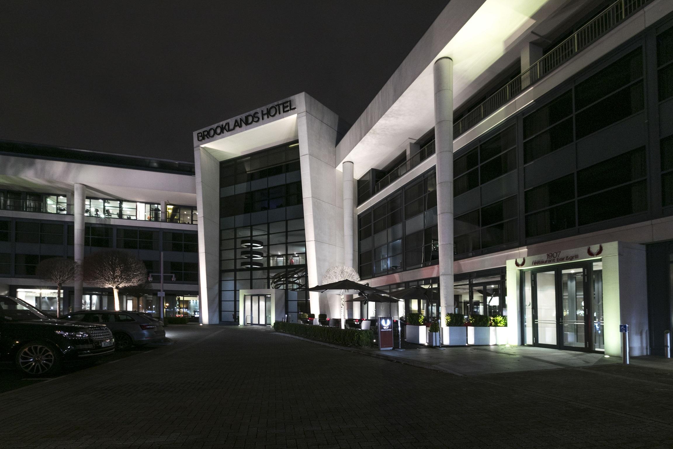 力推布鲁克兰酒店&Spa 威布里治 外观 照片